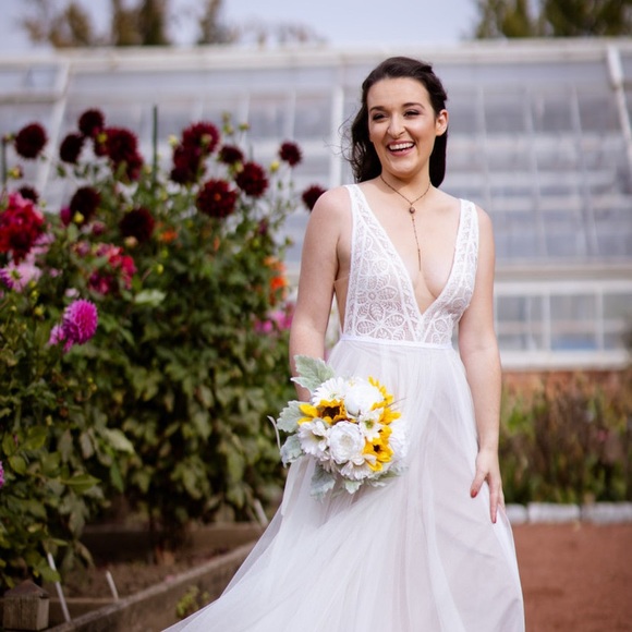 m e e t   t a y l o r - Picture 3 of 3